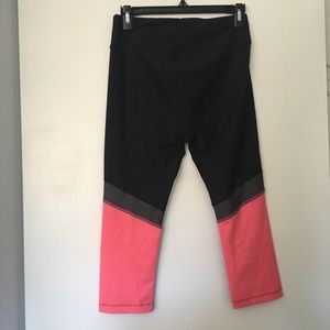 Under Armour Compression 3/4 Length Workout Pants